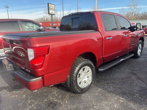 Used 2017 Nissan Titan SV image 5