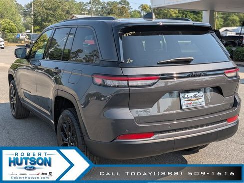 New 2026 Jeep Grand Cherokee Altitude RWD image 8