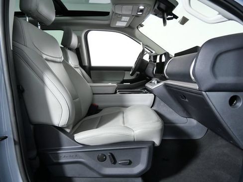 Certified 2025 Ford Expedition Active AWD/4WD image 11