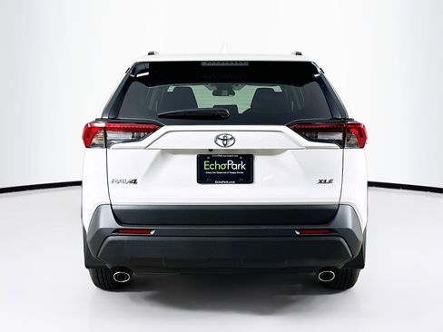 Used 2025 Toyota RAV4 XLE w/ Convenience Package image 7