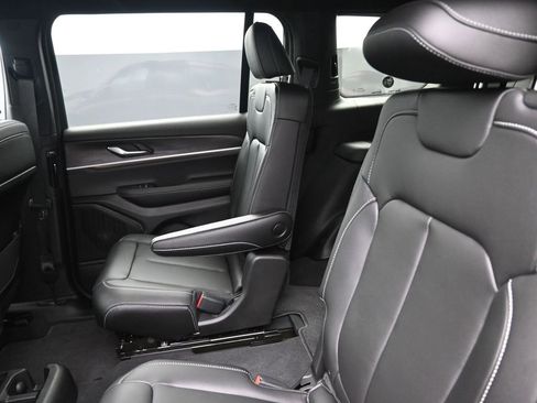 New 2025 Jeep Grand Cherokee L Limited w/ Black Appearance Package image 12