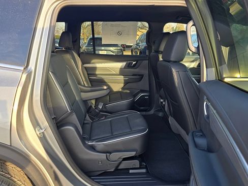 New 2026 Buick Enclave Preferred w/ Power Package AWD/4WD image 33