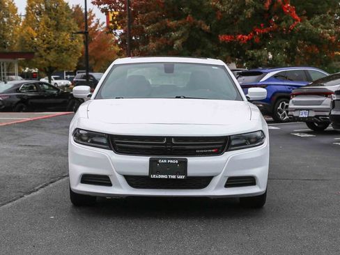 Used 2019 Dodge Charger SXT image 3