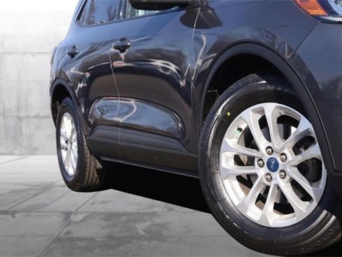 Used 2022 Ford Escape SE w/ Convenience Package image 3