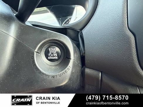 Used 2017 Jeep Renegade Latitude w/ Cold Weather Group AWD/4WD image 26