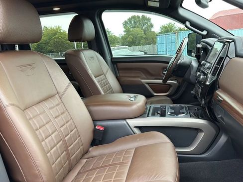 Used 2021 Nissan Titan Platinum Reserve w/ Moonroof Package image 16