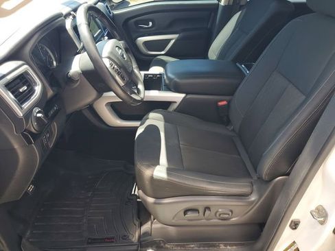 Used 2019 Nissan Titan SV w/ SV Convenience Package RWD image 22