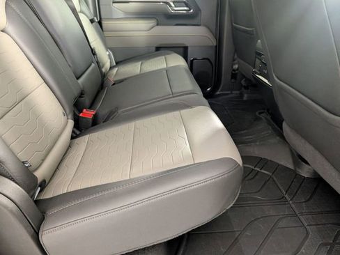 Certified 2025 Chevrolet Silverado 2500 ZR2 w/ Technology Package image 31