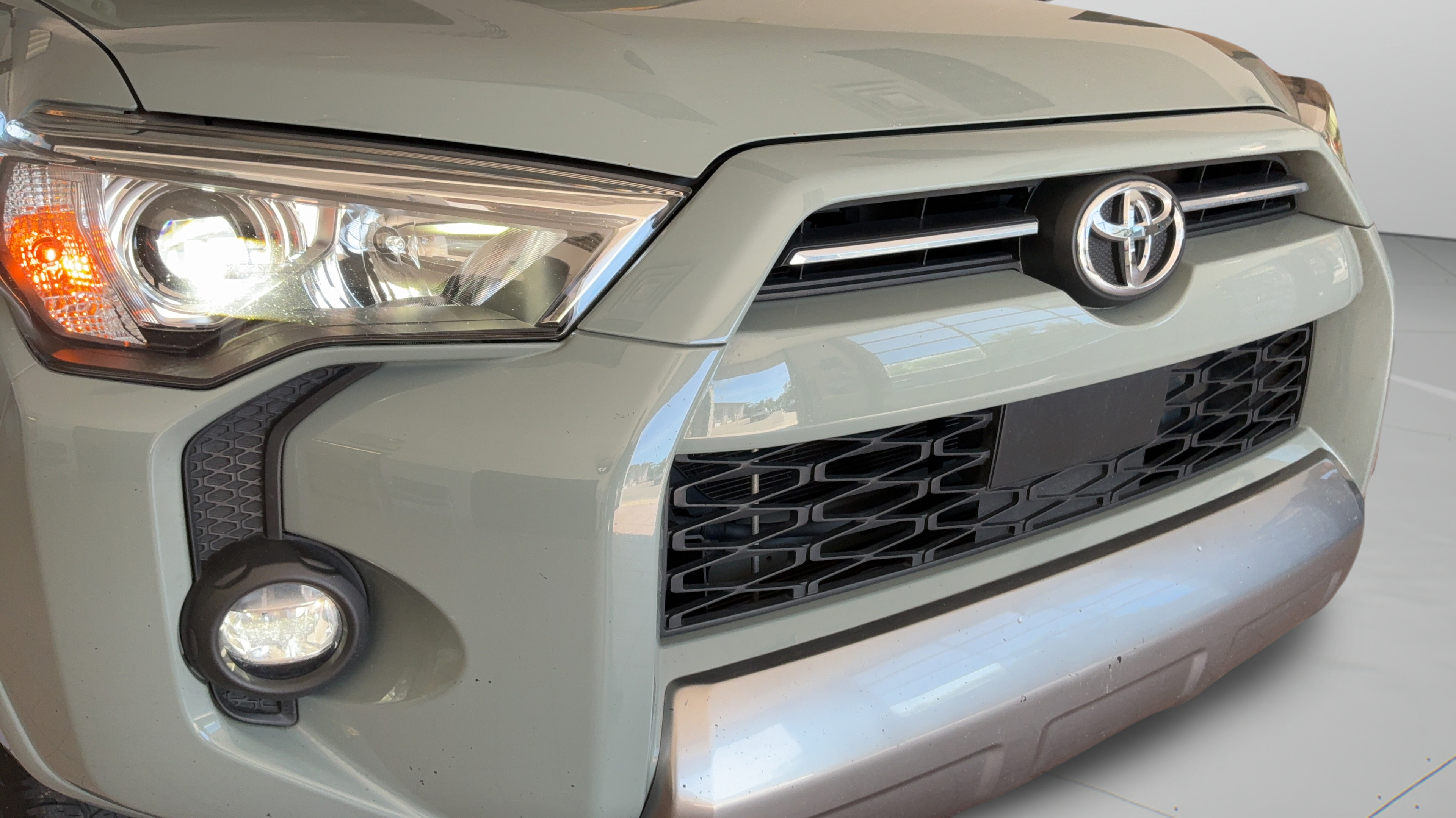 Certified 2023 Toyota 4Runner TRD Off-Road Premium w/ Moonroof Package AWD/4WD image 54
