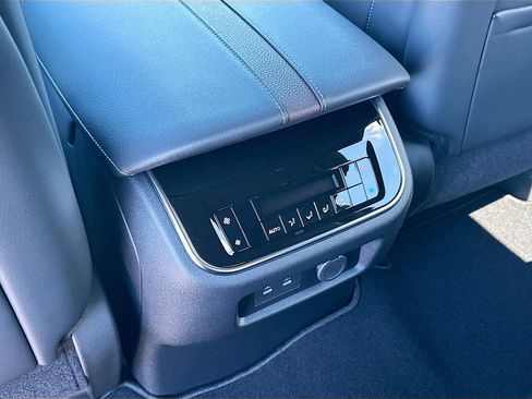 New 2026 Nissan Armada SL w/ Captain's Chari Seat Package image 17