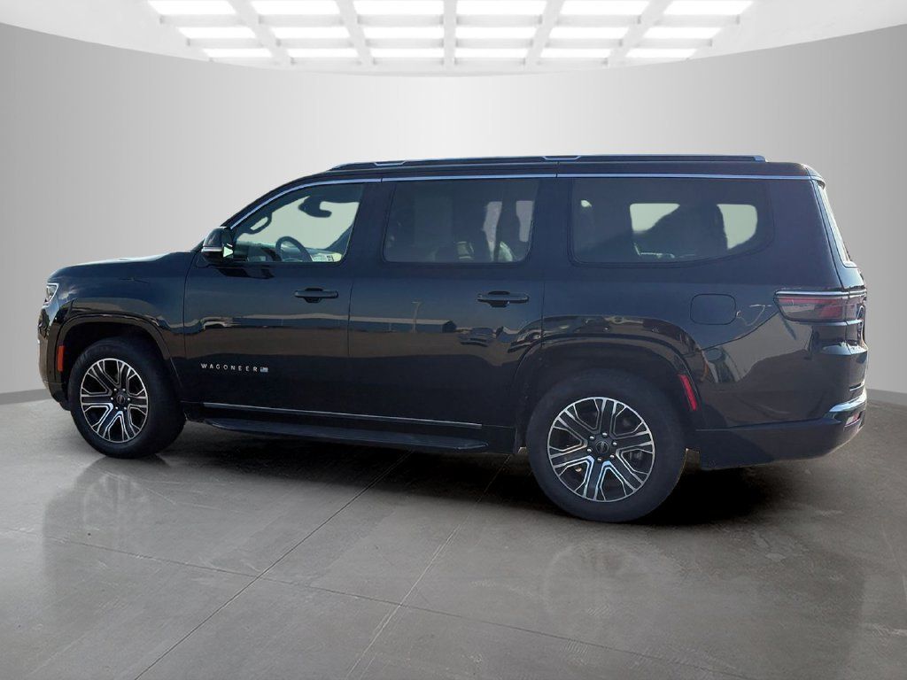 Used 2025 Jeep Wagoneer 4WD w/ Premium Group I image 7