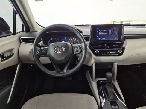 Used 2023 Toyota Corolla Cross L FWD image 32