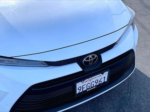 Used 2023 Toyota Corolla LE w/ Carpet Mat Package (TMS) FWD image 28