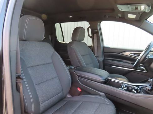 Used 2025 Chevrolet Traverse LT w/ Sun and Wheel Package AWD/4WD image 26