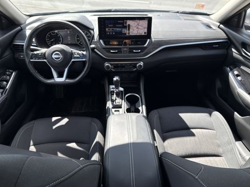 Used 2023 Nissan Altima 2.5 SV w/ SV Premium Package image 14