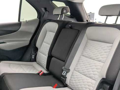 Used 2019 Chevrolet Equinox LS w/ LS Convenience Package FWD image 22