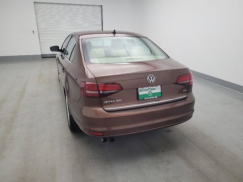 Used 2017 Volkswagen Jetta SEL FWD image 6