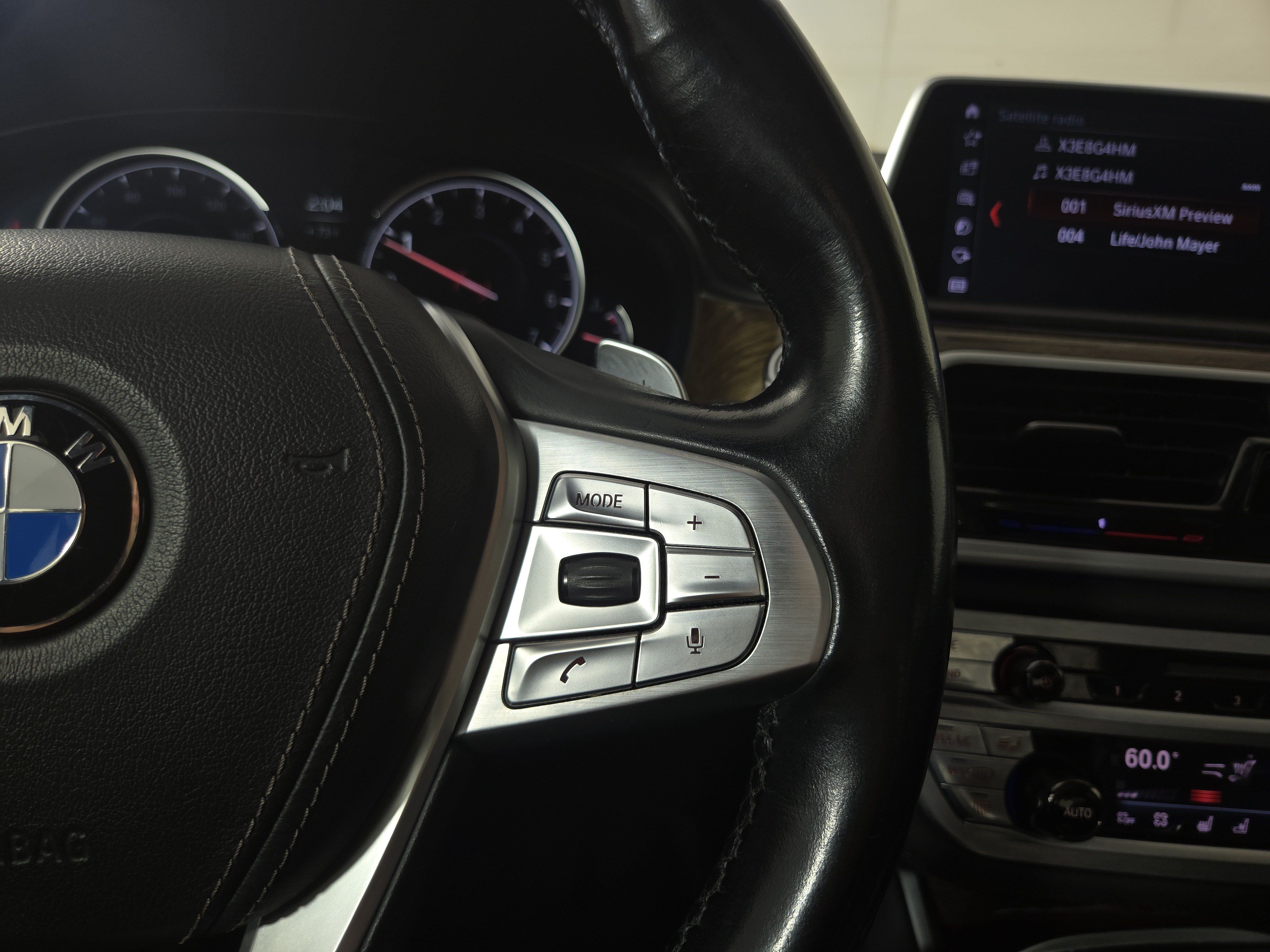 Used 2018 BMW 750i xDrive AWD/4WD image 16