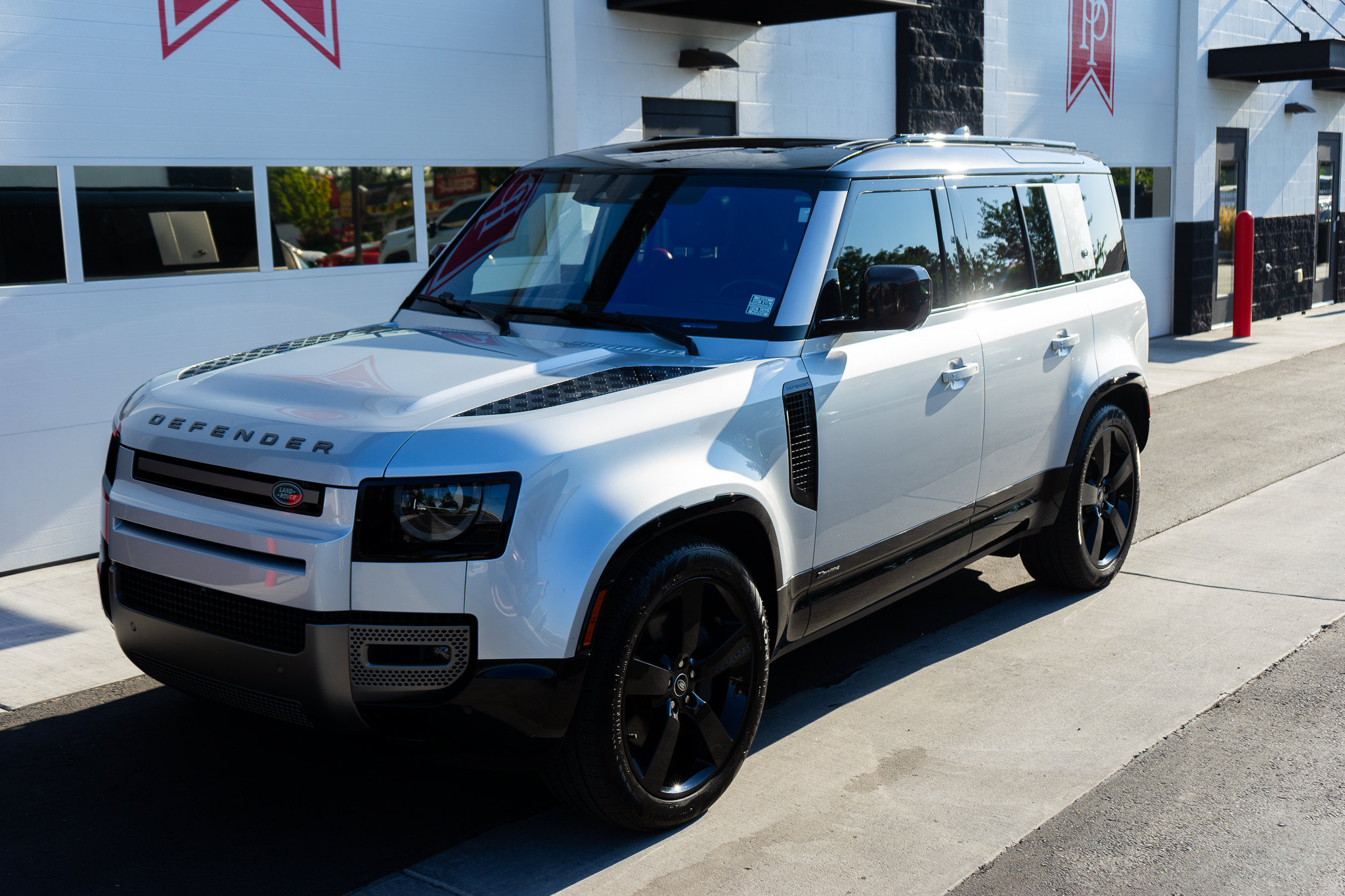 Used 2021 Land Rover Defender 110 X-Dynamic HSE AWD/4WD image 63