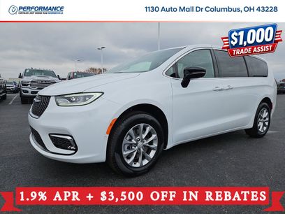 New 2026 Chrysler Pacifica Select
