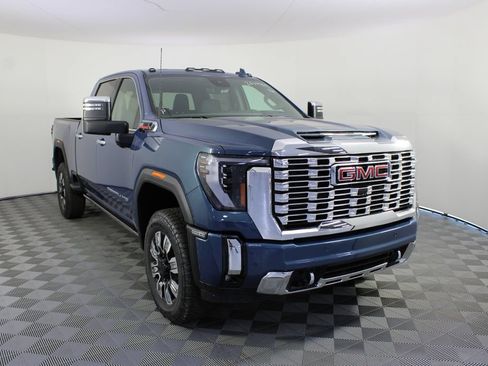 New 2026 GMC Sierra 2500 Denali w/ Denali Reserve Package AWD/4WD image 31