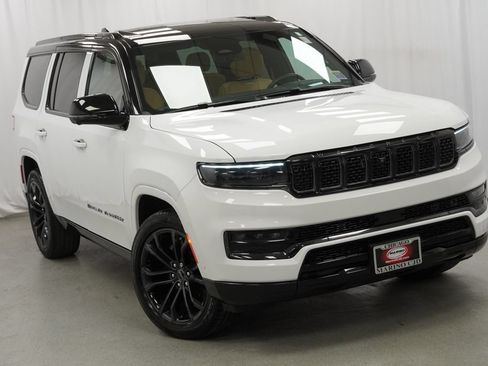 Used 2024 Jeep Grand Wagoneer Series III w/ Quick Order Packagew 28T AWD/4WD image 17