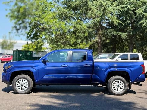 Certified 2024 Toyota Tacoma SR5 AWD/4WD image 2