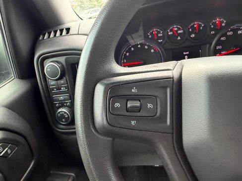 Used 2020 Chevrolet Silverado 1500 Custom w/ Custom Value Package AWD/4WD image 12