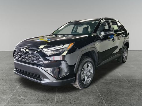 Certified 2025 Toyota RAV4 XLE AWD/4WD image 3