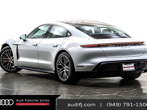 Used 2023 Porsche Taycan 4S w/ Premium Package image 12