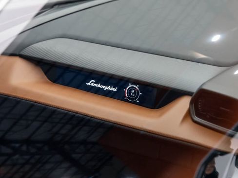 Used 2024 Lamborghini Revuelto image 50