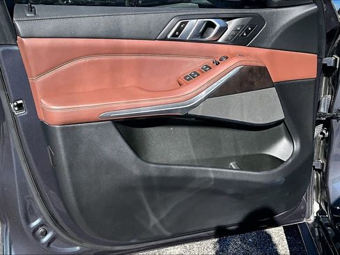 Used 2020 BMW X5 xDrive40i w/ M Sport Package image 25