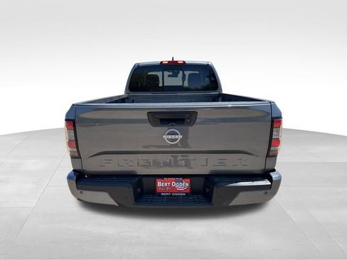 Certified 2025 Nissan Frontier SV RWD image 6