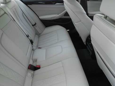 Used 2023 BMW 530i xDrive w/ Executive Package AWD/4WD image 32