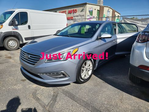 Used 2015 Hyundai Sonata SE FWD image 4