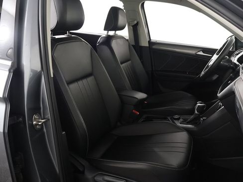 Used 2024 Volkswagen Tiguan SE w/ Panoramic Sunroof Package AWD/4WD image 29