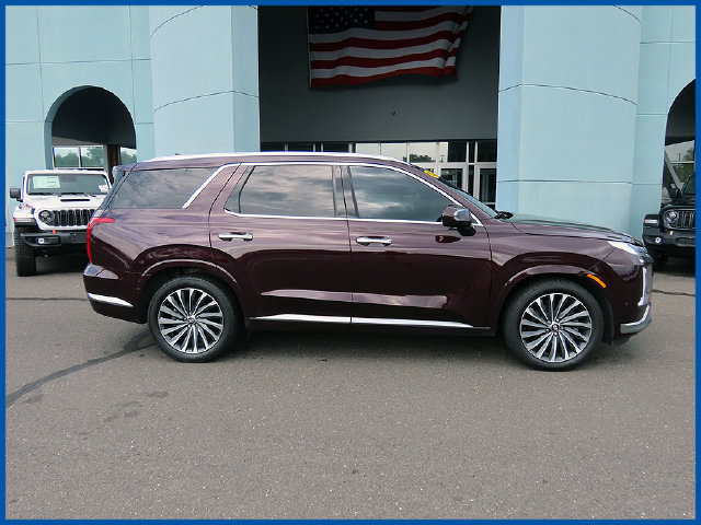 Used 2024 Hyundai Palisade Calligraphy AWD/4WD image 2