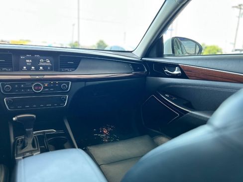 Used 2017 Kia Cadenza Premium FWD image 60