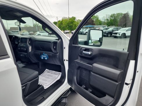 Used 2021 Chevrolet Silverado 1500 Custom AWD/4WD image 30