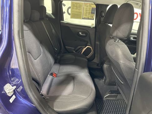 Used 2016 Jeep Renegade Latitude w/ Cold Weather Group image 15