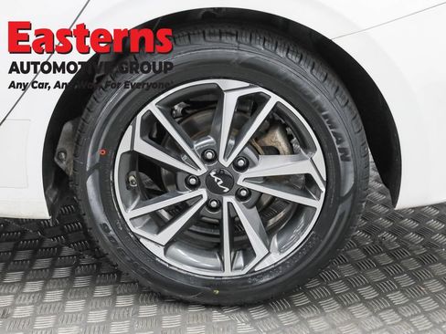 Used 2024 Kia Forte LXS image 31