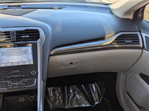 Used 2019 Ford Fusion SEL image 15