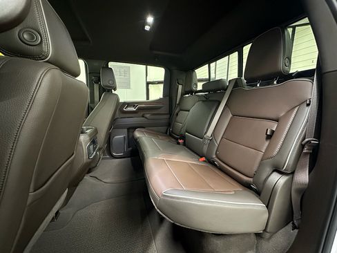 Used 2024 GMC Sierra 1500 Denali AWD/4WD image 11