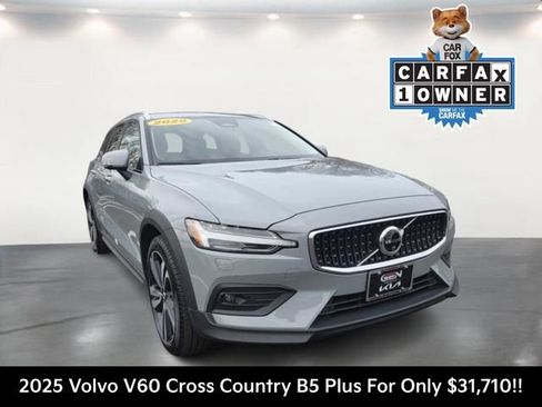 Used 2025 Volvo V60 B5 Cross Country Plus AWD/4WD image 1