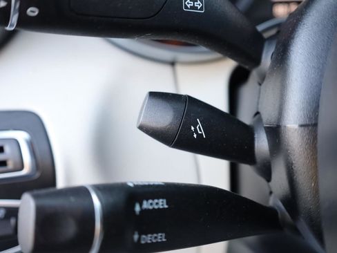 Used 2018 Mercedes-Benz C 300 4MATIC Cabriolet image 37