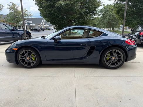 Used 2015 Porsche Cayman RWD image 6