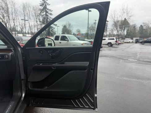 Used 2023 Lincoln Aviator Reserve image 19