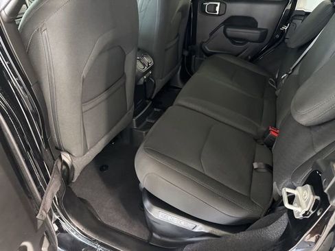 Used 2023 Jeep Wrangler Unlimited w/ Cold Weather Group image 21