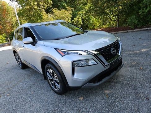 Certified 2023 Nissan Rogue SV w/ SV Premium B Package image 4