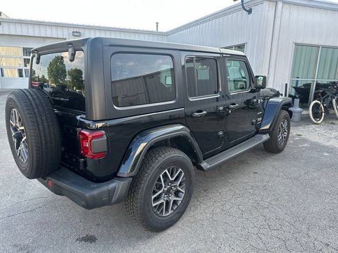 Used 2024 Jeep Wrangler Unlimited Sahara w/ Safety Group AWD/4WD image 3